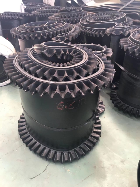 波狀擋邊輸送帶的特點？
